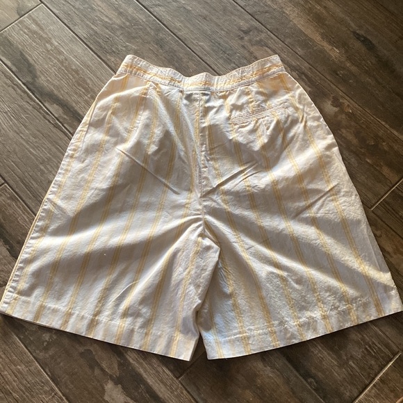 Jennifer Moore Pleaded woman shorts - Picture 5 of 5